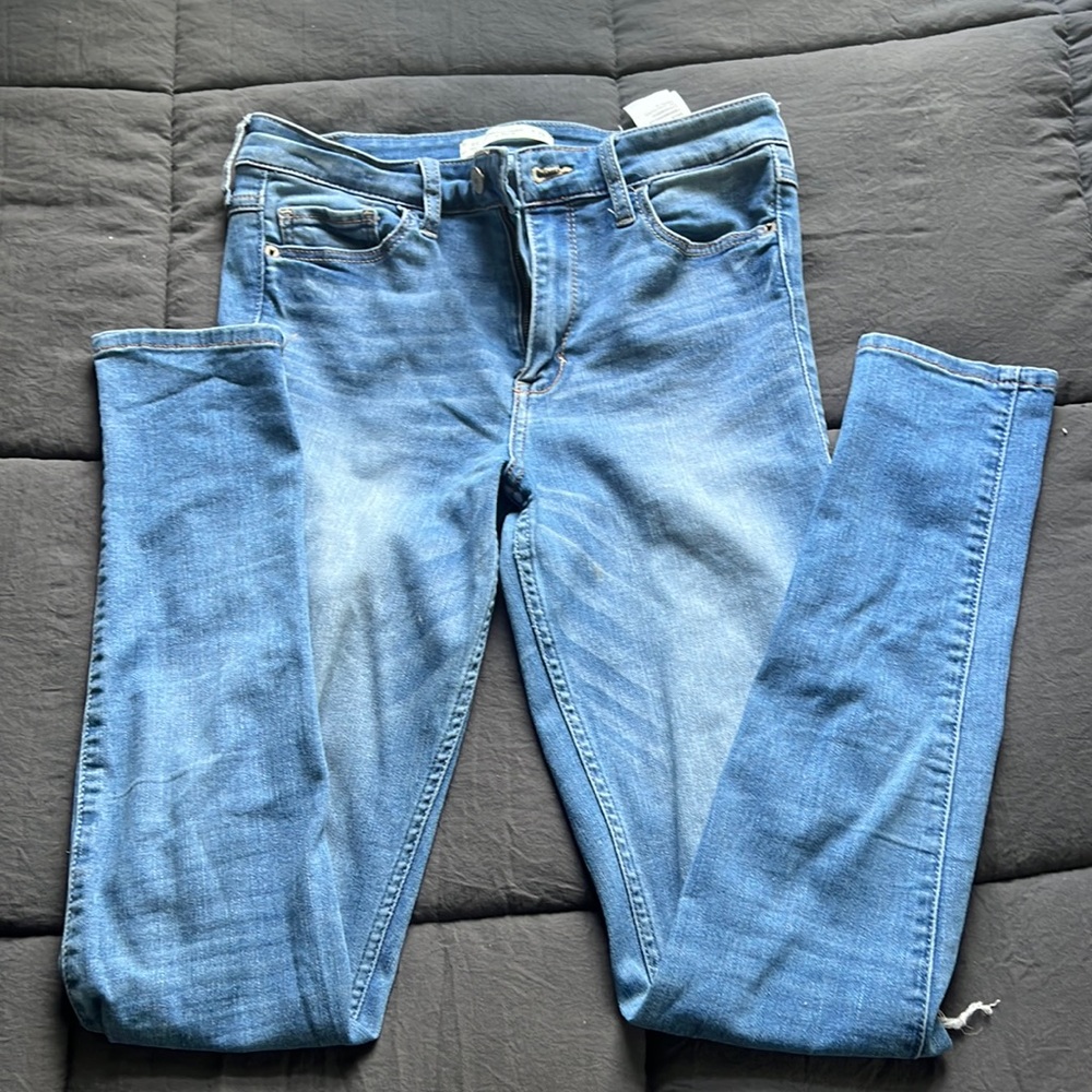 Abercrombie and fitch women’s skinny jeans (size 29)